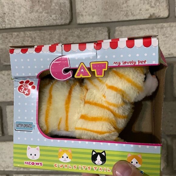 3for$20 walking and noise making cat, walks on batteriesVery cute - Picture 1 of 3